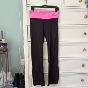 Vintage Y2K Victoria’s Secret Black and Pink Flare Yoga Pants